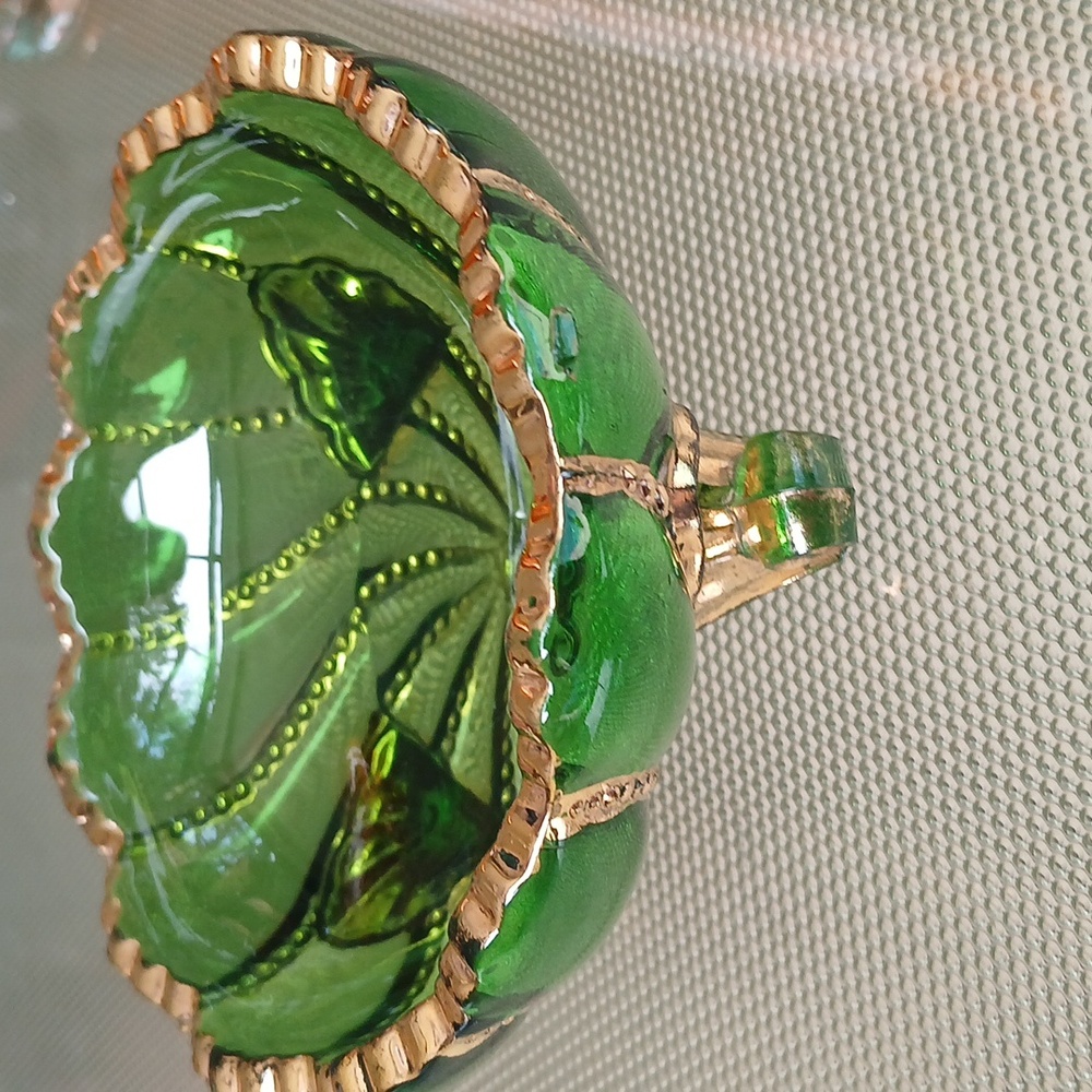 Vintage/antique 1898 EAPG emerald green with gold gilt footed small berry bowl.